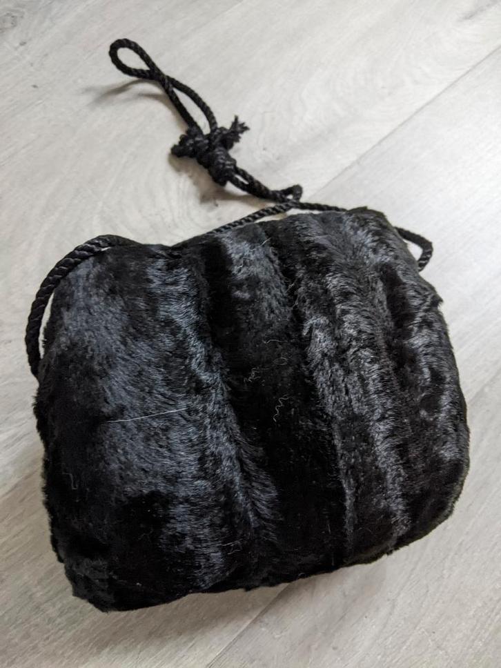 Twee prachtige antieke mofjes – zwart & bruin (nerts), Antiek en Kunst, Antiek | Kleding en Accessoires, Verzenden