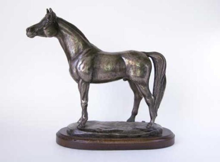 Te koop castle-brons beeld van een Arabier paard, Verzamelen, Beelden en Beeldjes, Zo goed als nieuw, Dier, Ophalen of Verzenden