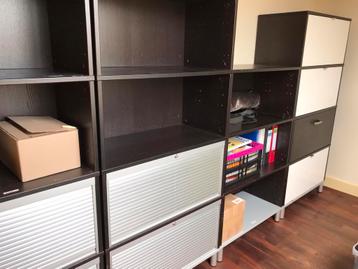 EFFEKTIV IKEA 19 elementen met rolluiken, deurtjes en open beschikbaar voor biedingen