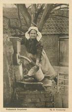 (380-695-005) Brabantsch Dorpsleven Bij de Pomp, Verzamelen, Ansichtkaarten | Nederland, Utrecht, Voor 1920, Verzenden