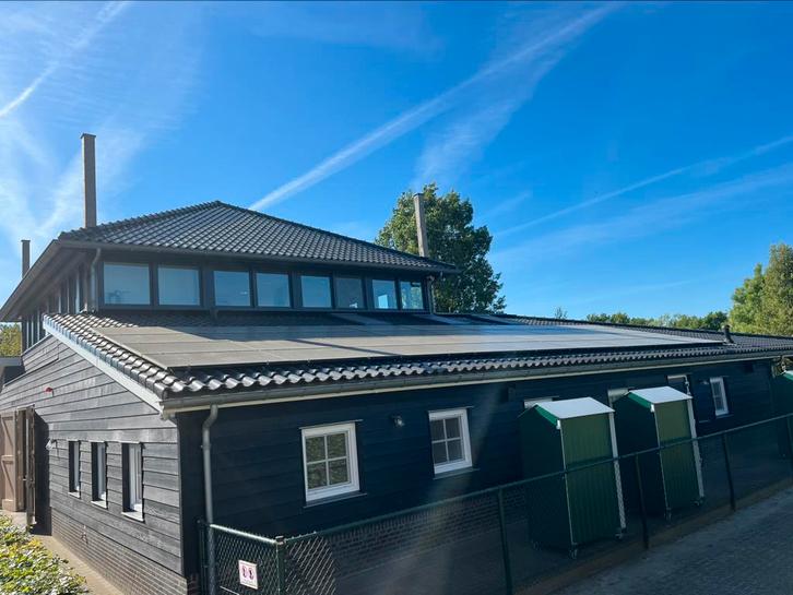 Autarco zoninstallatie van 34.000 kWh, Doe-het-zelf en Verbouw, Zonnepanelen en Toebehoren, Gebruikt, Compleet systeem, 200 wattpiek of meer