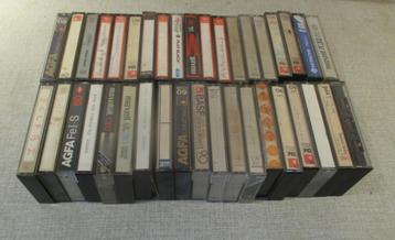 36 Voorbespeelde Cassettebandjes van allerlei merken beschikbaar voor biedingen
