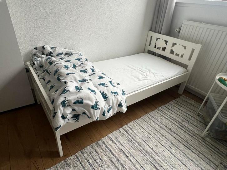 Kinderbed met matras (eventueel ook zonder), Kinderen en Baby's, Kinderkamer | Bedden, Gebruikt, 140 tot 160 cm, 70 tot 85 cm