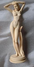 Groot beeld van naakte vrouw, Ophalen of Verzenden