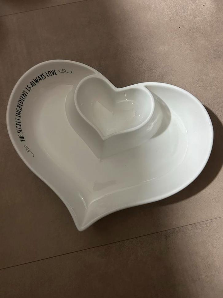 Riviera Maison Hartvormige Schaal, Huis en Inrichting, Keuken | Servies, Zo goed als nieuw, Schaal of Schalen, Effen, Keramiek