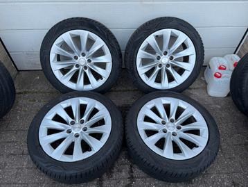 Originele Tesla Model S 19 inch Vredestein All Season ZGAN beschikbaar voor biedingen