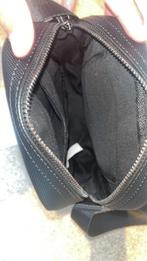 Prada Schoudertas, Sieraden, Tassen en Uiterlijk, Tassen | Damestassen, Ophalen, Gebruikt, Zwart, Schoudertasje