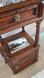 Antieke nacht(hal) kastje met rood marmer blad !, Huis en Inrichting, Slaapkamer | Nachtkastjes, Ophalen, Minder dan 45 cm, 70 cm of meer
