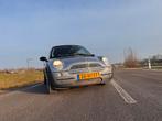 Mini 1.6 16V Cooper 2004 Grijs, Auto's, Voorwielaandrijving, 15 km/l, 4 cilinders, 4 stoelen