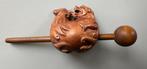 Houten Netsuke van een leeuw en een hen Japan, Antiek en Kunst, Ophalen of Verzenden