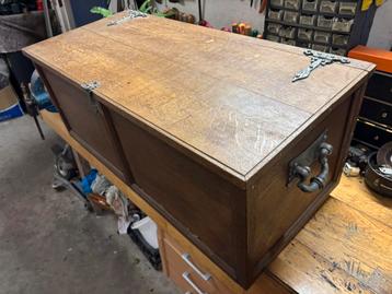 Massief Eiken dekenkist beschikbaar voor biedingen