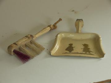 antiek speelgoed stoffer en blik beschikbaar voor biedingen