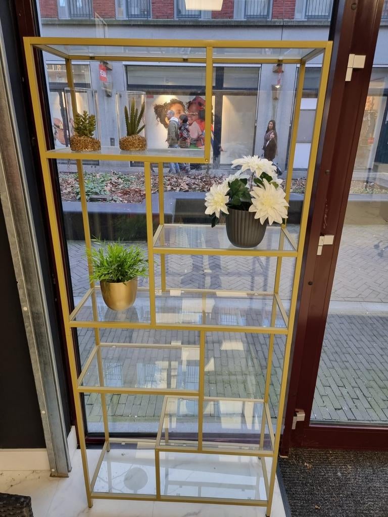 Gouden metalen kast met glazen planken, Huis en Inrichting, Kasten | Stellingkasten, Zo goed als nieuw, Ophalen of Verzenden
