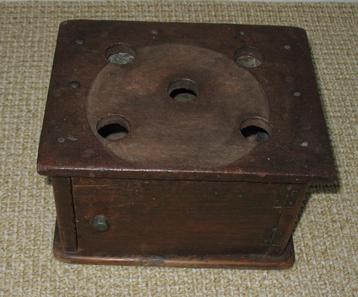 Antieke stoof beschikbaar voor biedingen