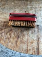 Antiek borsteltje met manicure setje, Ophalen of Verzenden