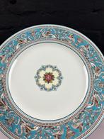 4 Wedgwood Florentine Turquoise 27.5cm/10 3/4" Dinner Plates, Ophalen, Zo goed als nieuw, Bord(en), Wedgwood