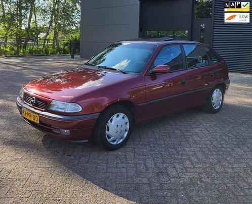 Opel Astra 1.6i Season,169 NAP,schuifdak,zeer net,roestvrij!, Auto's, Opel, Bedrijf, Te koop, Astra, Centrale vergrendeling, Elektrische buitenspiegels