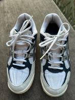 Asics gel indoor schoenen, Sport en Fitness, Volleybal, Ophalen of Verzenden, Zo goed als nieuw, Schoenen