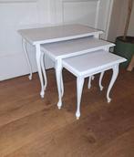 Set van 3 witte Queen Ann stijl bijzettafeltjes, Antiek en Kunst, Antiek | Meubels | Tafels, Ophalen