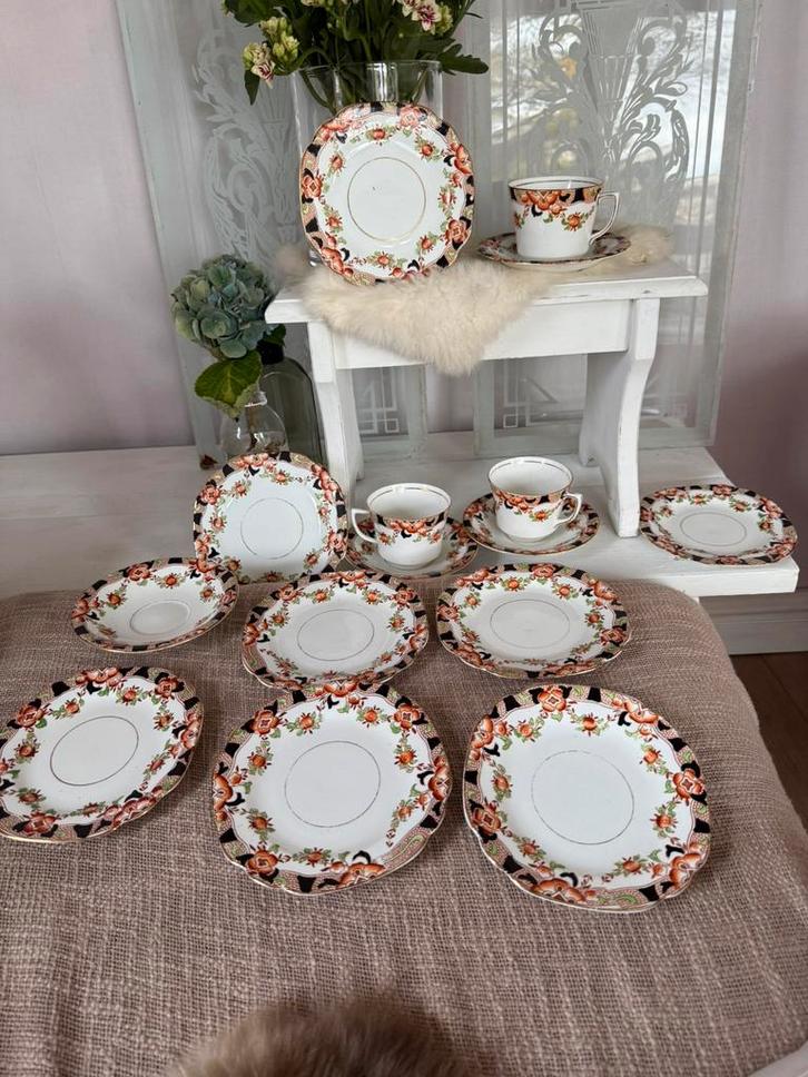 Balmoral antieke porseleinen set uit Engeland, Antiek en Kunst, Antiek | Servies compleet, Ophalen of Verzenden