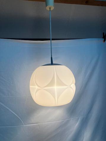 Vintage Peill & Putzler artisjok hanglamp ø33 opaline 1960 beschikbaar voor biedingen