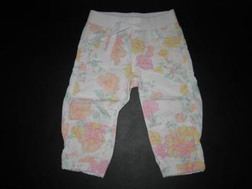 Super schattige gebloemde H&M broek maat 104.   beschikbaar voor biedingen
