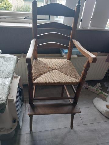 Vintage Houten kinderstoel met Riet beschikbaar voor biedingen