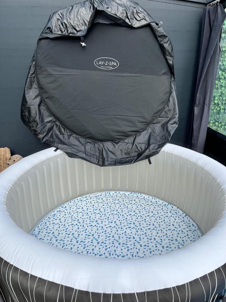 Laz Z Spa Hollywood, Tuin en Terras, Bubbelbaden en Hottubs, Zo goed als nieuw, Opblaasbaar, Afdekzeil, Grondzeil, Filter, Pomp