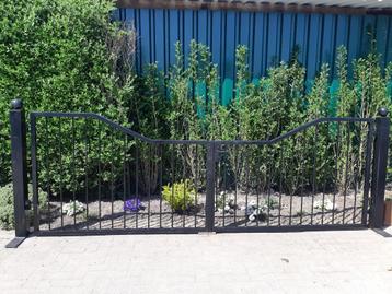 Inrijpoort Praag, sier hekwerk beschikbaar voor biedingen