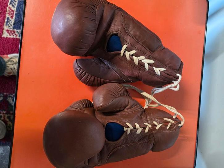 Vintage leren bokshandschoenen Riesen, Sport en Fitness, Boksen, Gebruikt, Bokshandschoenen, Ophalen of Verzenden