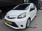 Toyota Aygo 1.0 VVT-i Now, Euro 5, Gebruikt, 4 stoelen, Origineel Nederlands