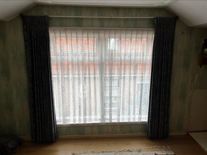 Grijze gordijnen 2,20 / 1,90 met rail, Huis en Inrichting, Stoffering | Gordijnen en Lamellen, Gebruikt, 150 tot 200 cm, 200 cm of meer