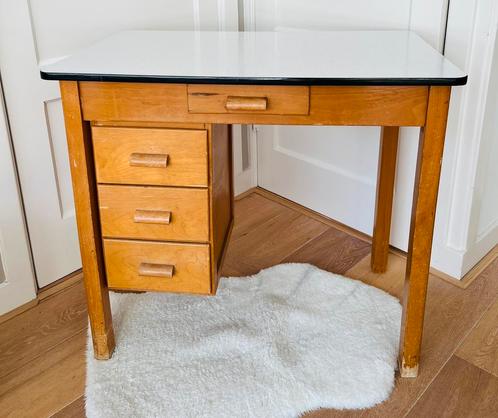Vintage bureau kinderbureau Bruynzeel Piet Zwart, Huis en Inrichting, Bureaus, Gebruikt, Bureau, Ophalen