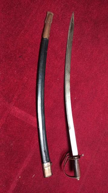 Antiek Zwaard met Schede beschikbaar voor biedingen