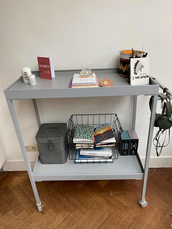 VT Wonen Roltafel Mat Grijs - Multifunctioneel, Huis en Inrichting, Kasten | Computermeubels, Zo goed als nieuw, 70 tot 120 cm