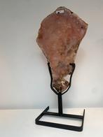 Zeldzame Roze Amethist op Standaard - Bijna 4 Kilo!, Verzamelen, Mineralen en Fossielen, Ophalen of Verzenden