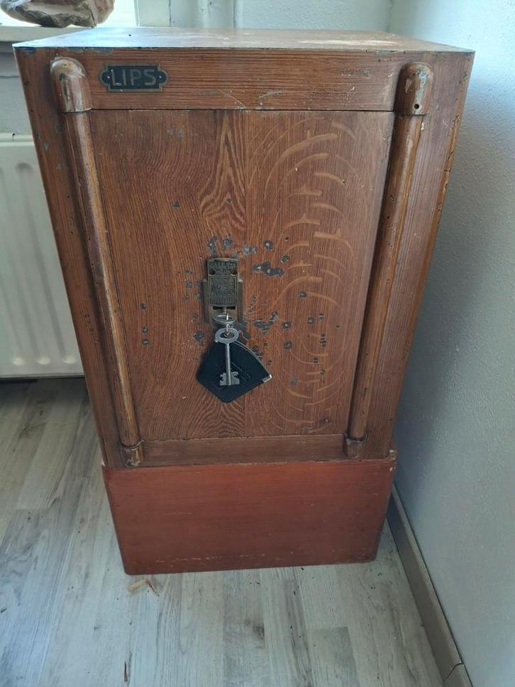 Antieke zware kluis inclusief twee sleutels bruin, Huis en Inrichting, Brandblussers en Brandkasten, Gebruikt, Ophalen of Verzenden