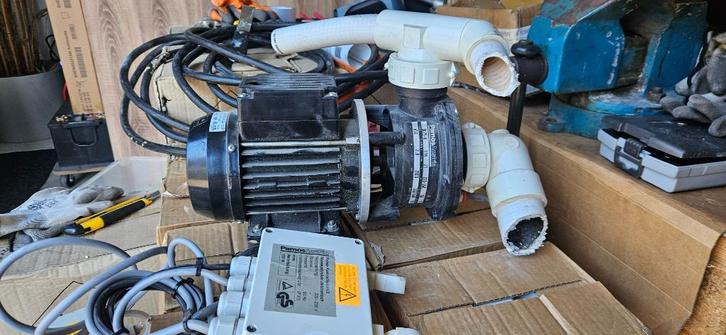 JACUZI POMP ,WHIRLPOOL ,SPA POMP € 60, Tuin en Terras, Bubbelbaden en Hottubs, Zo goed als nieuw, Pomp, Ophalen