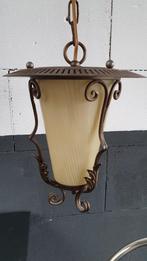 Antieke hanglamp, glazen lantaarn in metalen houder. S22, Tweedehands verkoop, Tweedehands verkoop, Gebruikt, Ophalen of Verzenden