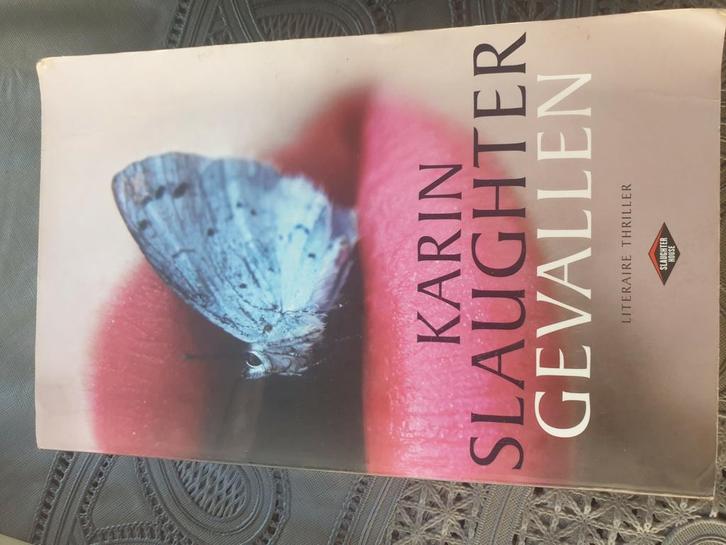 Karin Slaughter - Gevallen, Boeken, Thrillers, Zo goed als nieuw, Nederland, Ophalen of Verzenden
