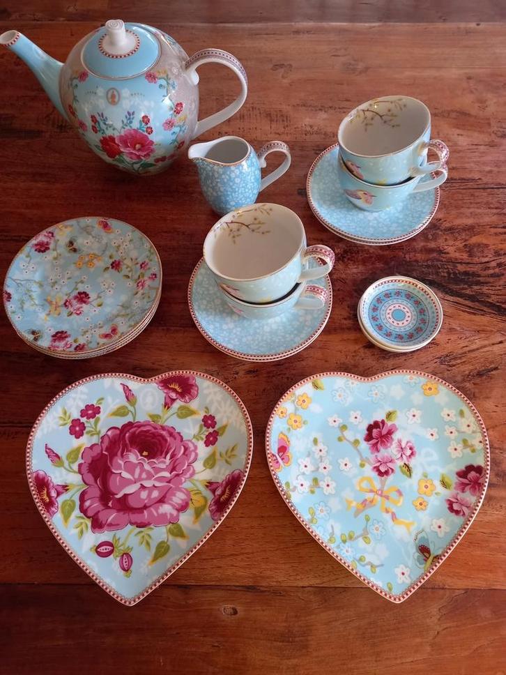 Compleet theeservies Pip, Huis en Inrichting, Keuken | Servies, Zo goed als nieuw, Overige stijlen, Porselein, Ophalen of Verzenden