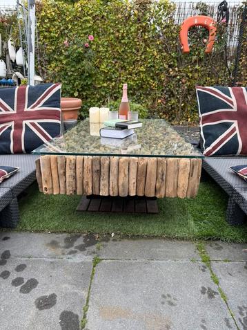 Bijzondere unieke tafel/salontafel van wrakhout beschikbaar voor biedingen