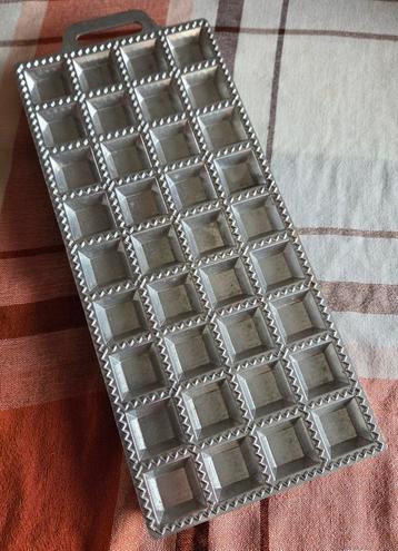 Ravioli vorm, aluminium beschikbaar voor biedingen