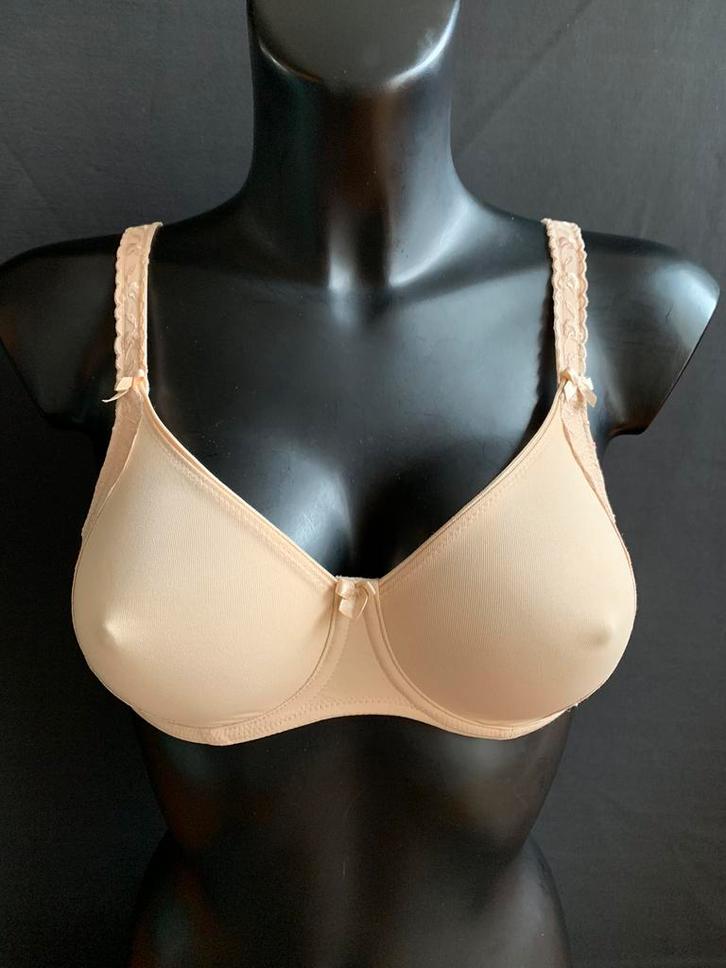 Rosa faia bh Soft cup met beugel Geen vulling dus Maat 75d, Kleding | Dames, Ondergoed en Lingerie, BH, Beige, Ophalen of Verzenden