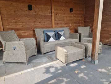 Wicker tuinset: bank, 2 stoelen verstelbaar en 2x bijzet   beschikbaar voor biedingen