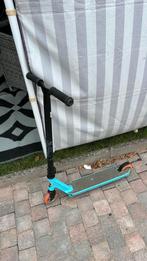 Blauw met zwarte stuntstep, Ophalen of Verzenden, Gebruikt, Gewone step