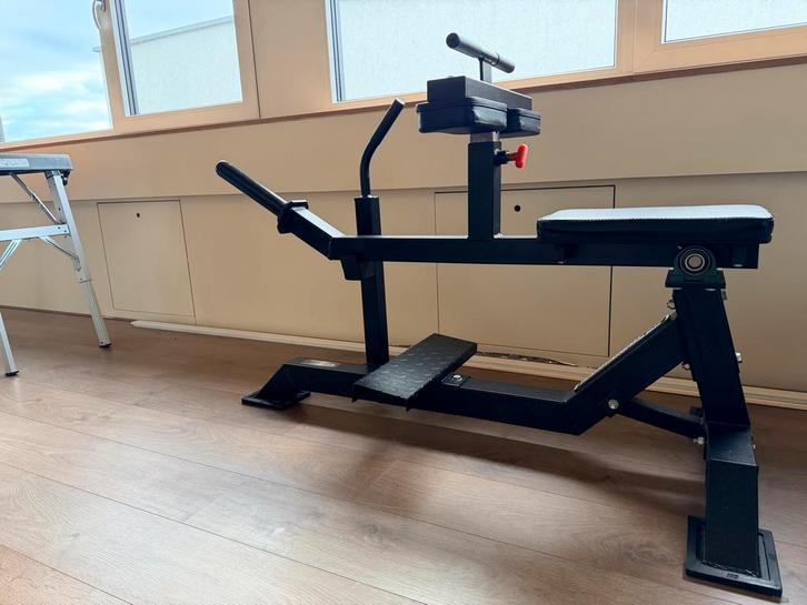 Seated Calf Raise Kuiten Trainer, Sport en Fitness, Fitnessapparatuur, Zo goed als nieuw, Krachtstation, Benen, Metaal, Ophalen