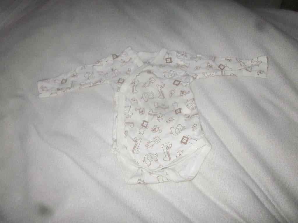 Nieuw wit/bruinrood prematuur rompertje diertjes maat 44, Kinderen en Baby's, Babykleding | Prematuur, Ophalen of Verzenden, Nieuw