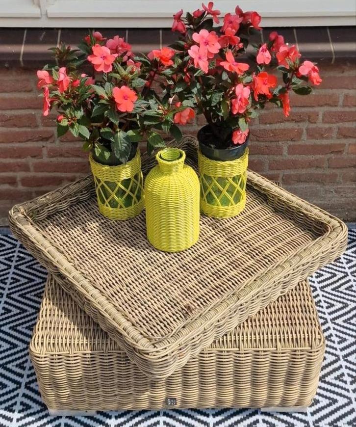 Hele mooie intratuin hocker / tafel met extra dienblad, Tuin en Terras, Tuinmeubel-accessoires, Gebruikt, Ophalen
