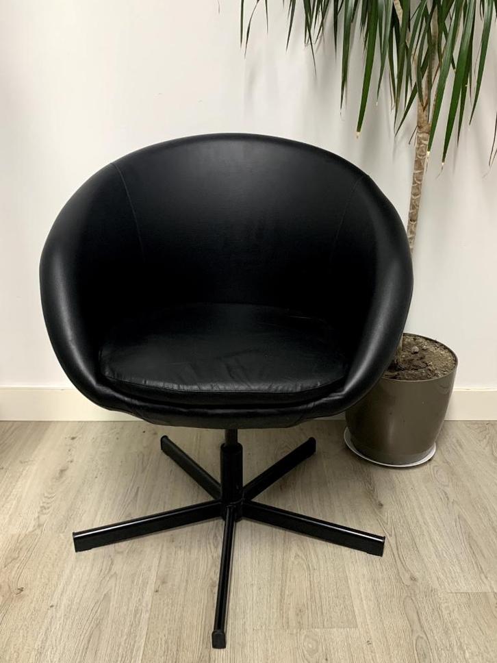 loungestoel, Huis en Inrichting, Fauteuils, Zo goed als nieuw, Leer, Metaal, 50 tot 75 cm, Ophalen of Verzenden